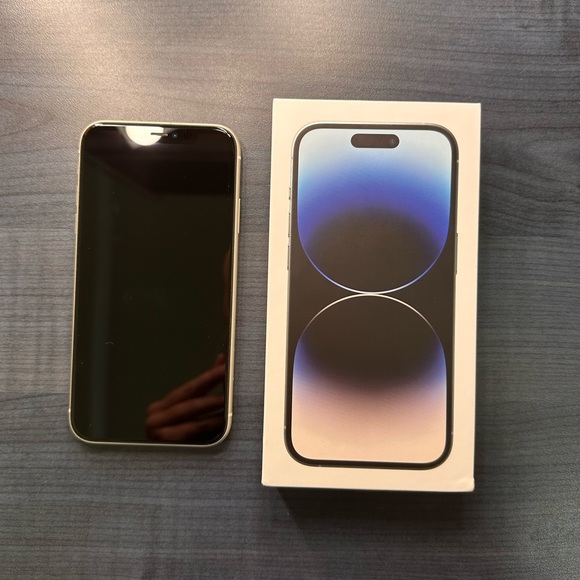 Apple I Phone11 - Picture 2 of 2